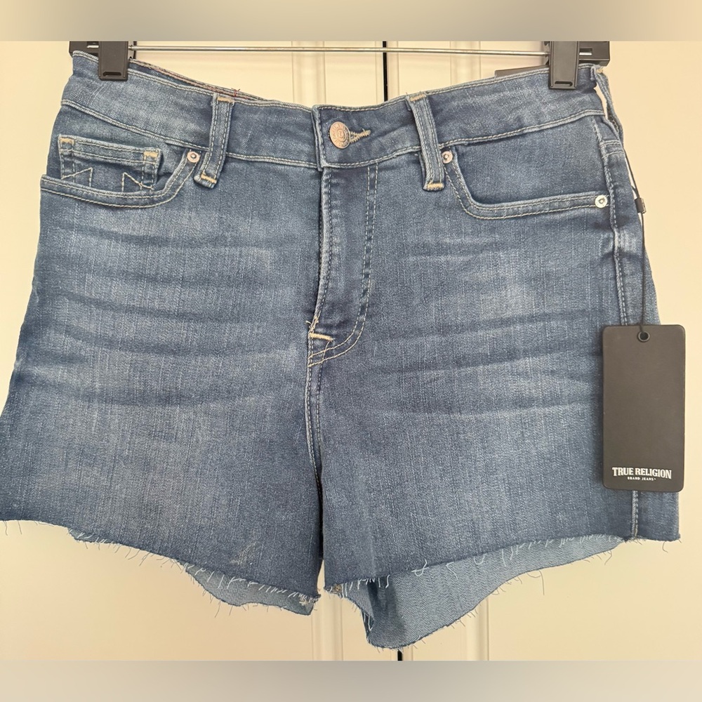 True Religion Women's Medium wash Maisie HR SN Jean Shorts Raw hem Size 29